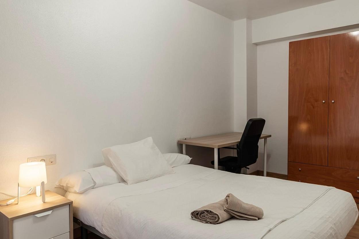 Funcional Y Renovado Apartamento En Iturrama Pamplona Luaran gambar