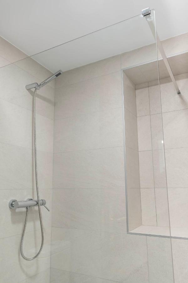 Funcional Y Renovado Apartamento En Iturrama Pamplona Luaran gambar