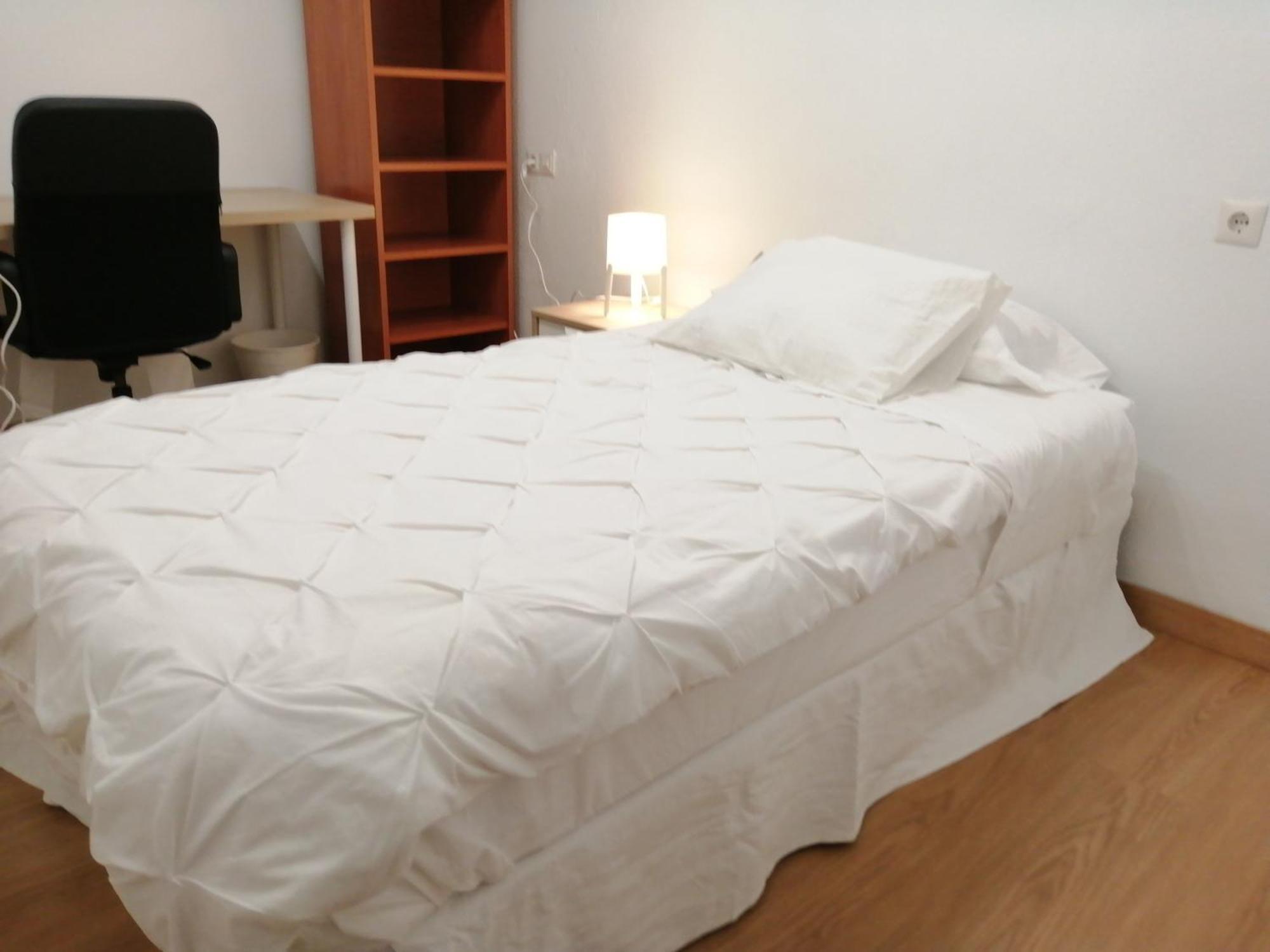 Funcional Y Renovado Apartamento En Iturrama Pamplona Luaran gambar