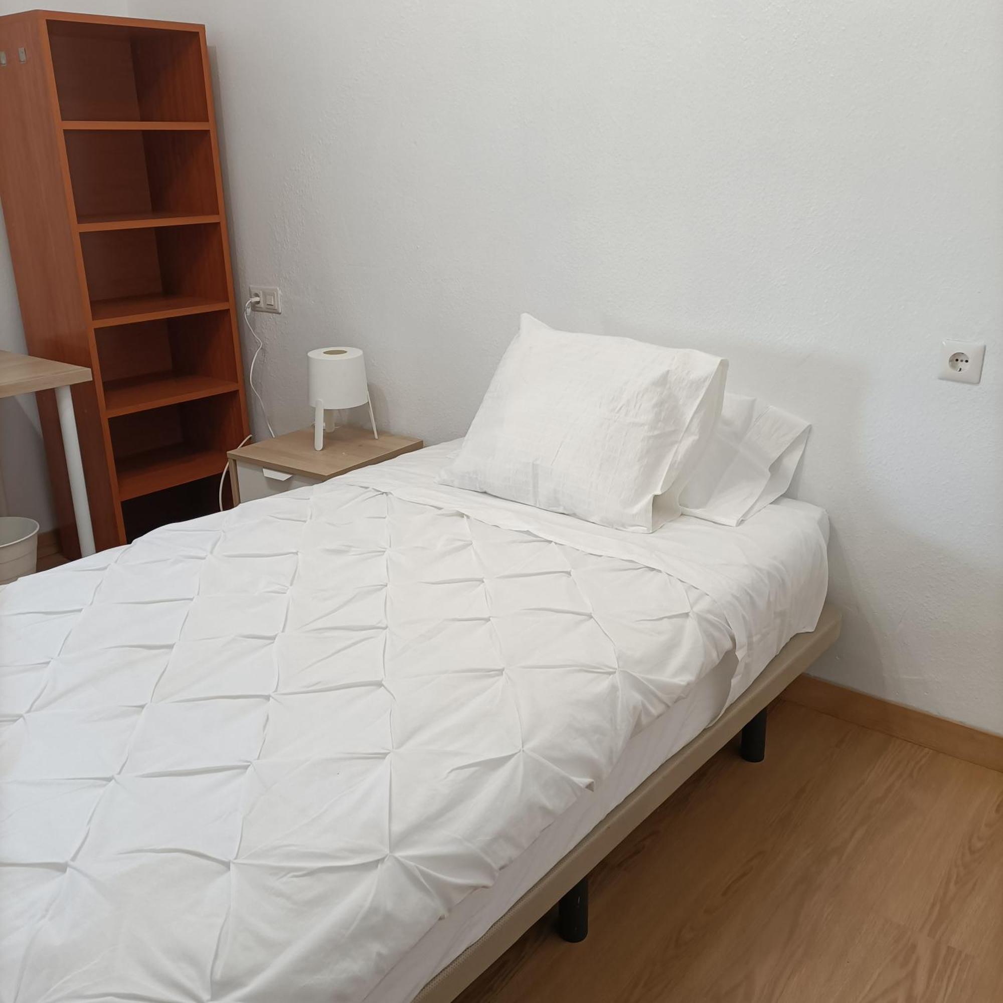 Funcional Y Renovado Apartamento En Iturrama Pamplona Luaran gambar